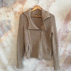 HOST PICK! 🤯😻 Free People Knit Moto Sweater